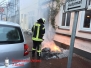 Brennt Altpapier vor Gebäude - Rademacherstraße 08.01.2017