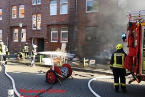 F2 – Brennt Sperrmüll direkt am Haus Uelzen – Brauerstraße  23.07.2019