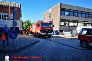 F2 – Rauchentwicklung aus Tiefgarage Uelzen – Taubenstraße  13.06.2019