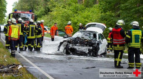 Ein Toter und vier Schwerverletzte bei Verkehrsunfall auf der B4