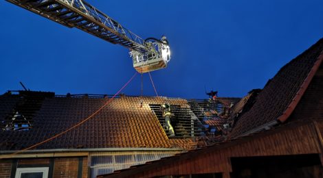 040. Anforderung Absturzsicherungsgruppe LK Uelzen - F2 - Dachstuhlbrand