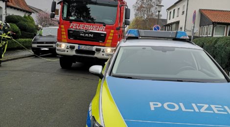 056. F2 - Brennt Hecke direkt am Haus