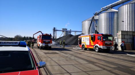063. F1 - Schwelbrand in Kohlehaufen - Kohleumschlagplatz